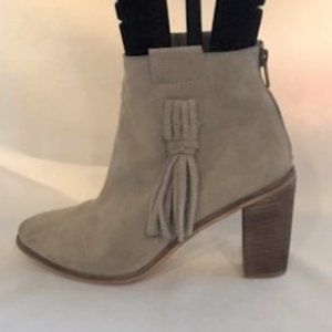 Seychelles Statement Bootie, Size 7